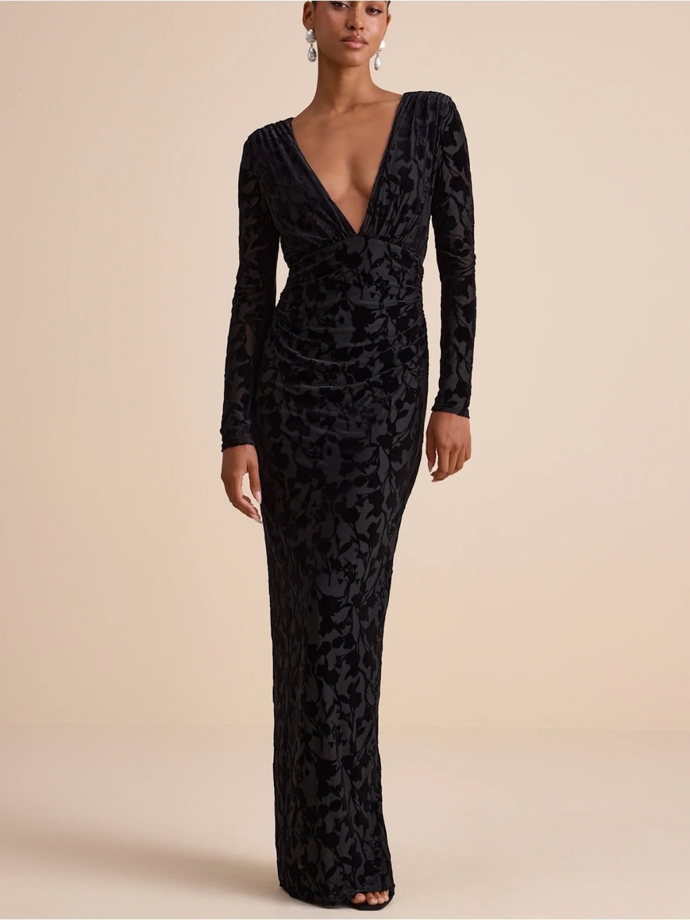 Lulu’s Patricia Black velvet burnout long sleeve maxi dress. NWT
